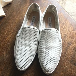 Steve Madden pointy toe laser cut slip on sneakers